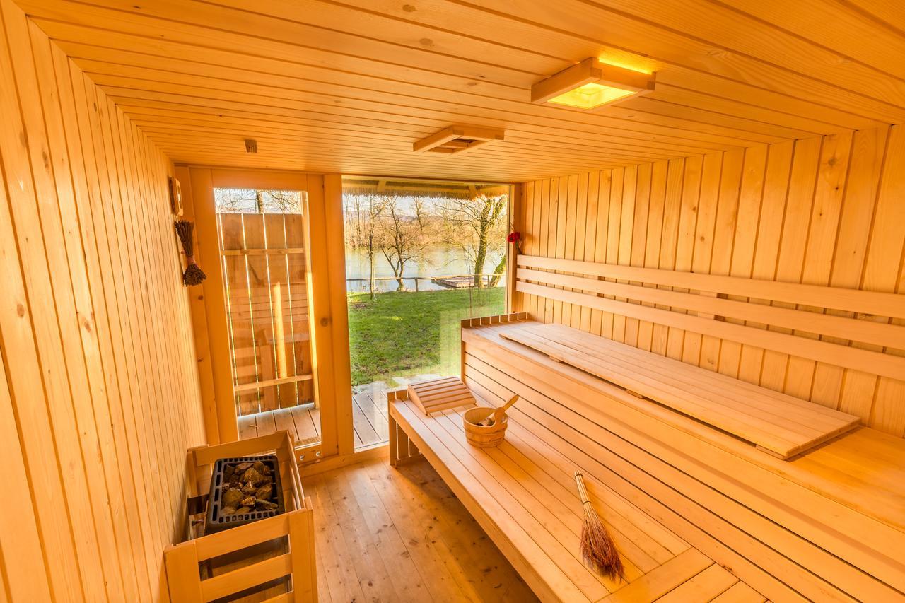 Holiday Resort Bela Krajina - Glamping And Mobile Homes メトリカ エクステリア 写真