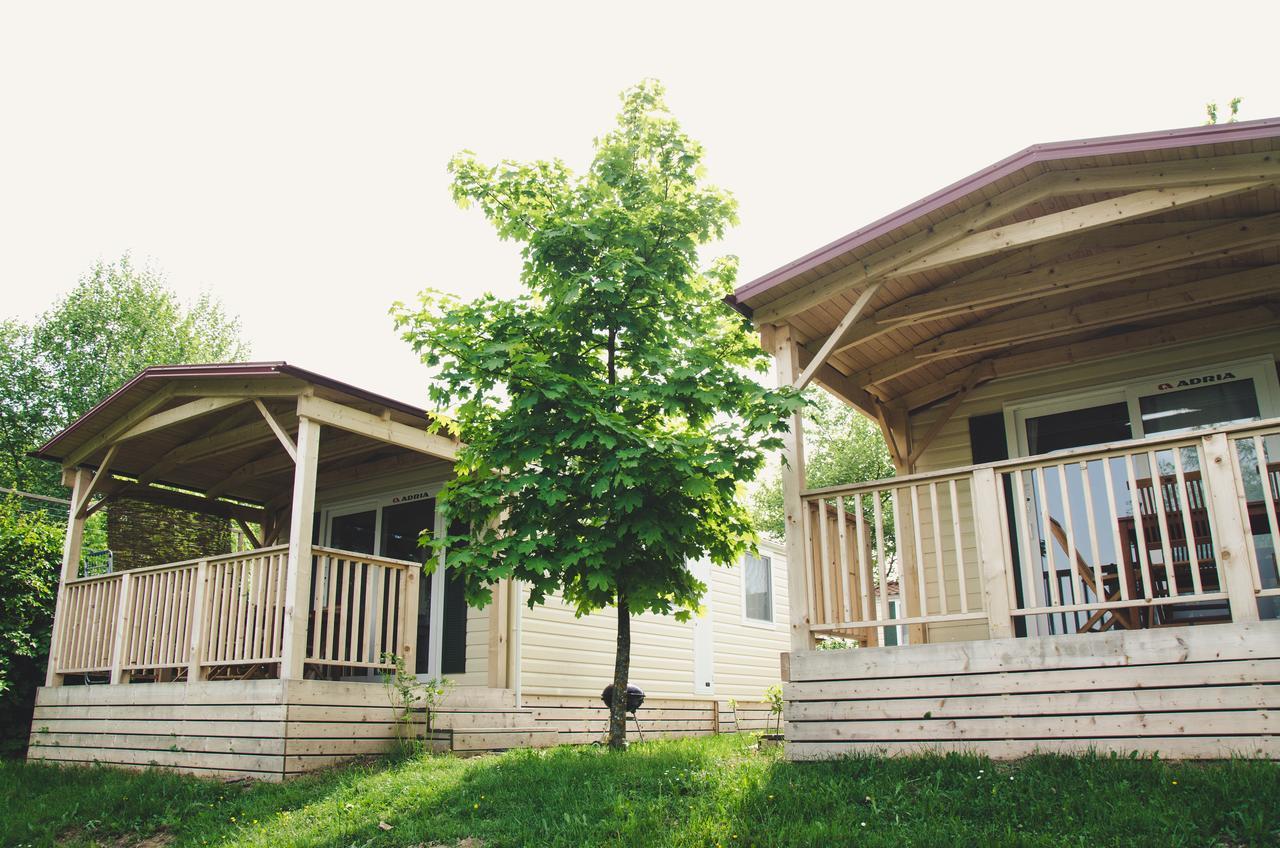 Holiday Resort Bela Krajina - Glamping And Mobile Homes メトリカ エクステリア 写真