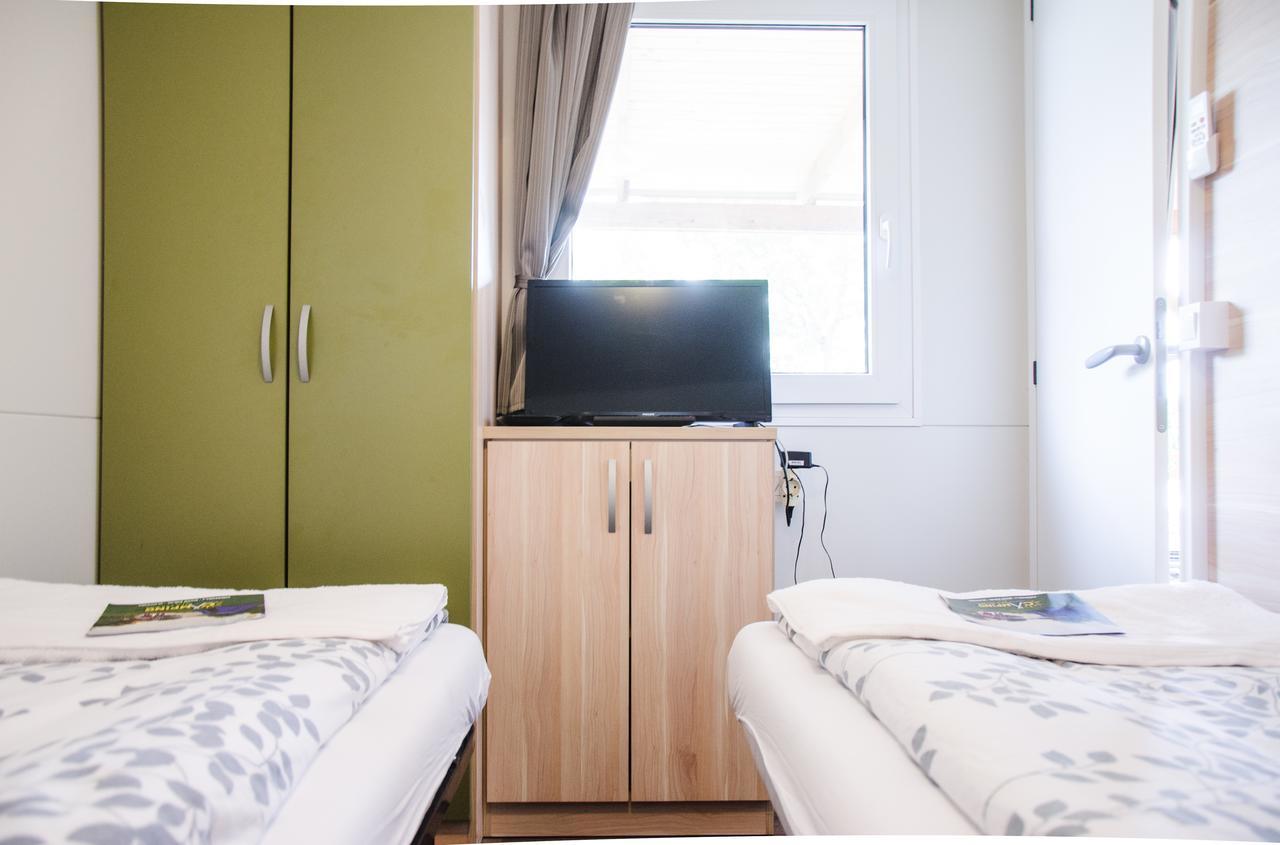 Holiday Resort Bela Krajina - Glamping And Mobile Homes メトリカ エクステリア 写真