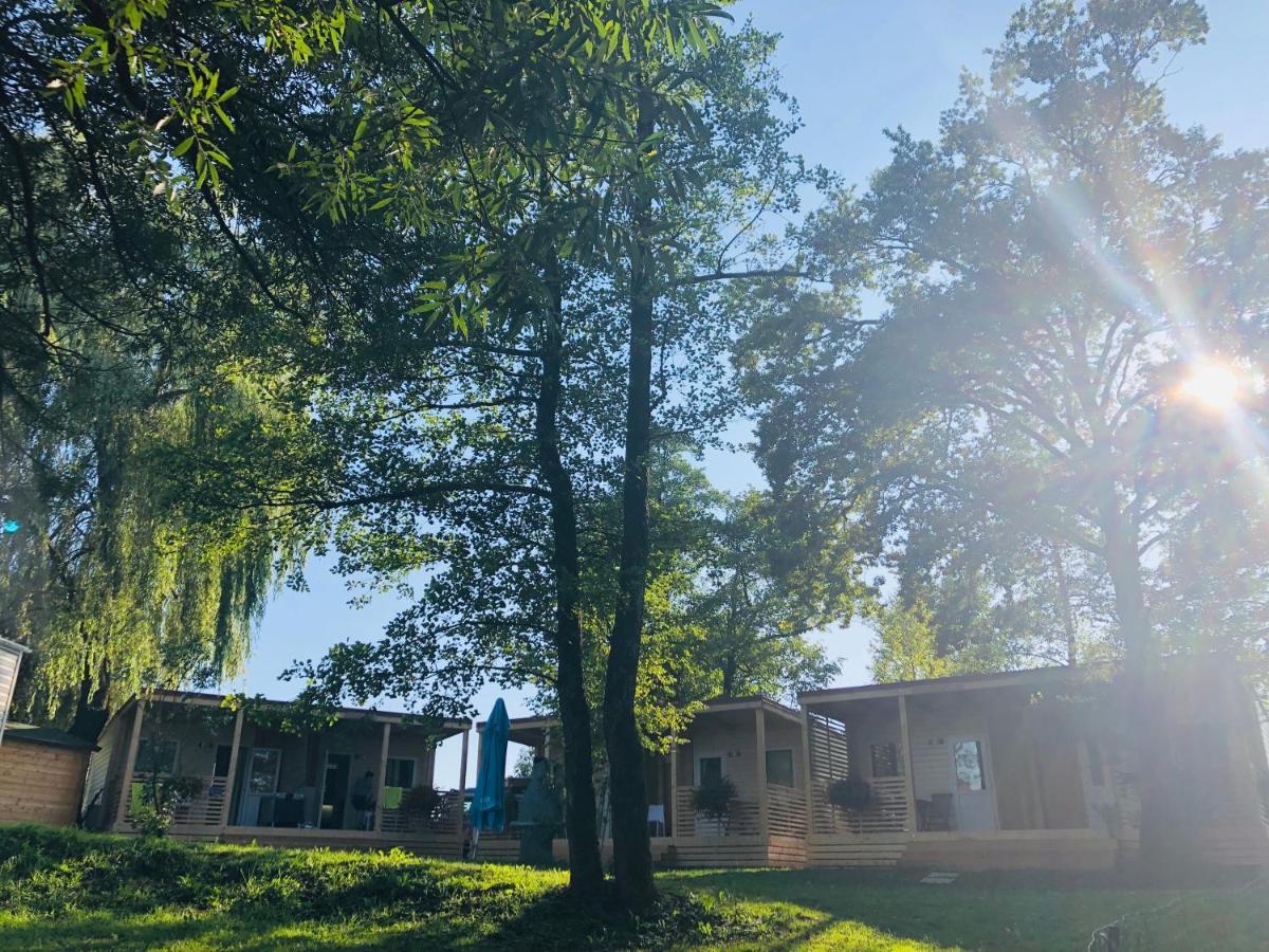 Holiday Resort Bela Krajina - Glamping And Mobile Homes メトリカ エクステリア 写真